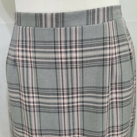 Gray and Pink Plaid Skirt 10P Fringe Trim Long - Picture 2 of 9